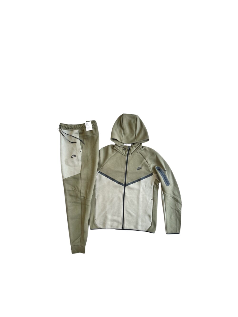 Nike Tech Sets - Image 3