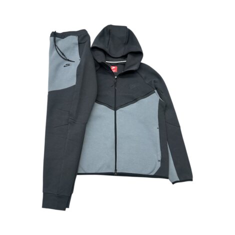 NIKE TECH FLEECE SWEATSUIT